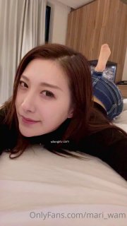 白皙巨乳模特露臉無套啪啪做愛～兩個大奶格外顯眼…